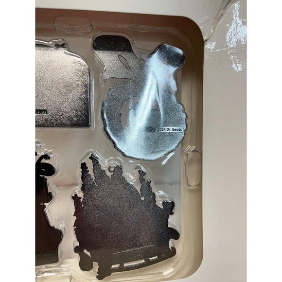 Hallmark The Grinch 4-Piece Ornament Set With Box Exclusive to Target - Picture 3 of 4